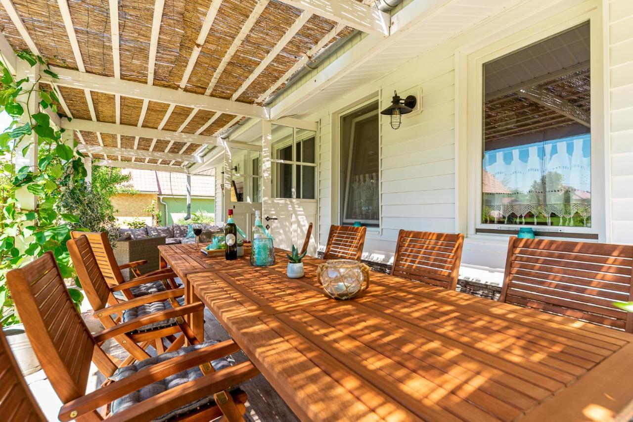 Berrybay Holidayhome Balatonkeresztur Ngoại thất bức ảnh