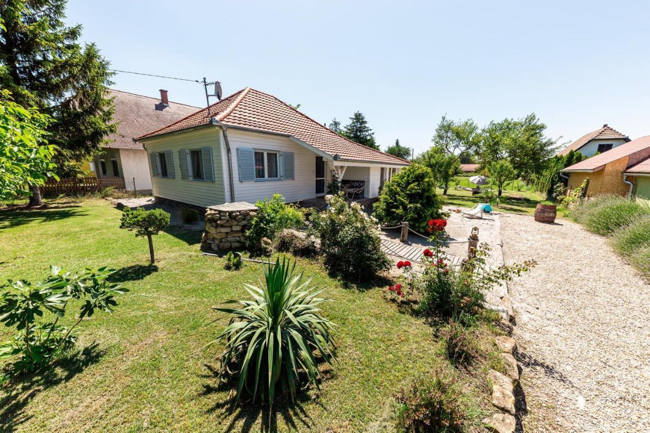 Berrybay Holidayhome Balatonkeresztur Ngoại thất bức ảnh